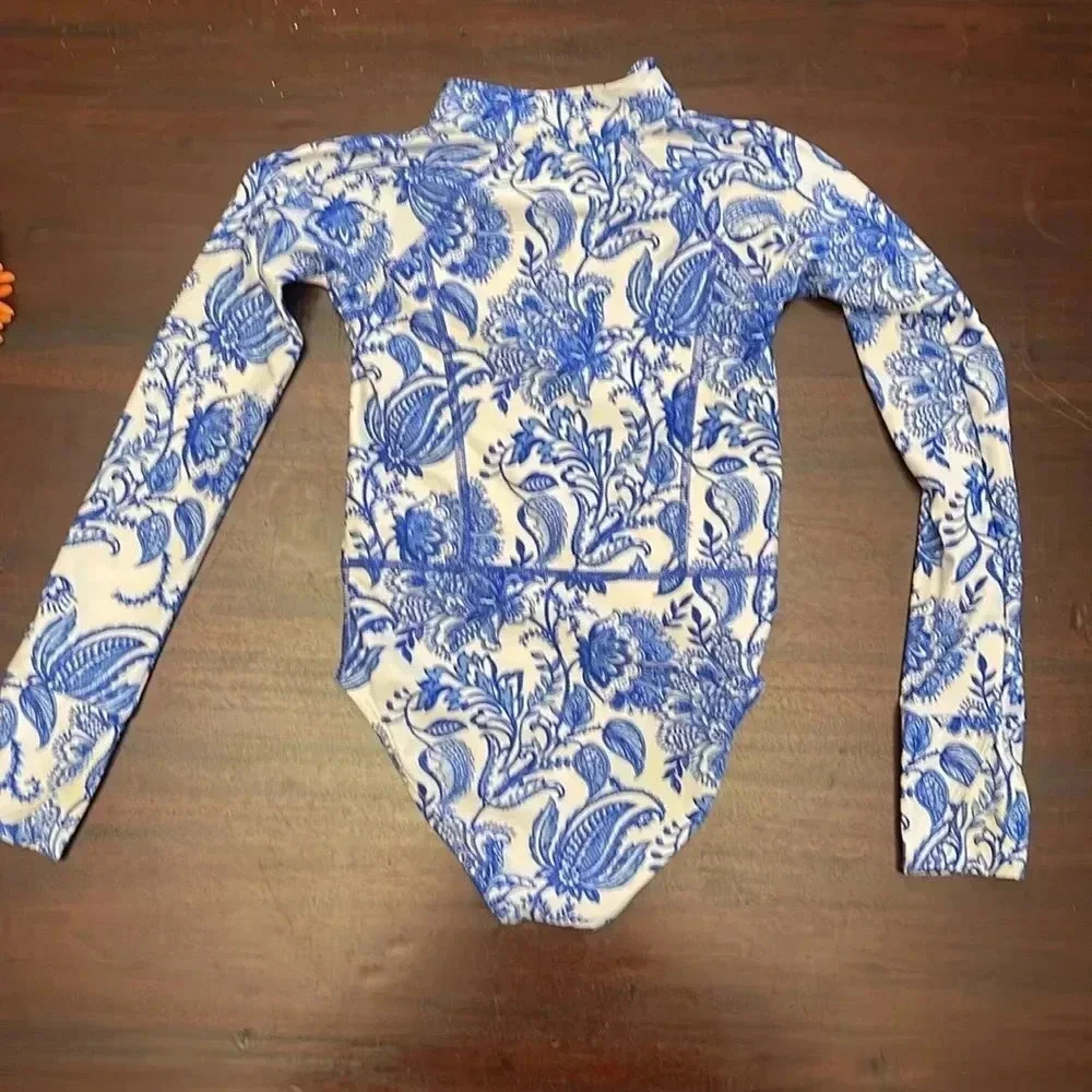 Coolibar blue paisley long sleeve swimsuit size small
